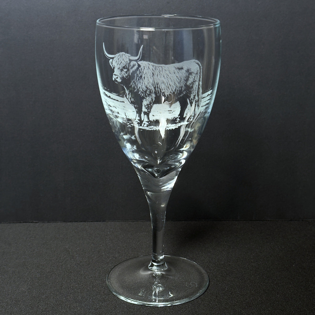 Highland Cow Crystal Wine Glass - Hand Etched/Engraved Gift